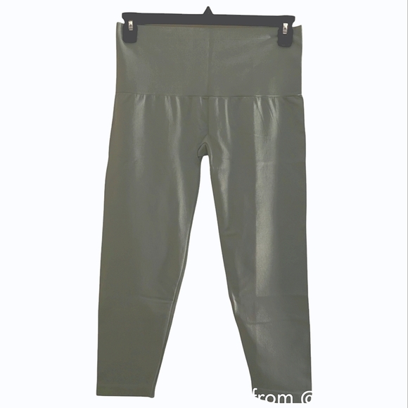 Breezies Tummy Smoothing Seamless 3/4 Cropped Legging-Sage Green 1X - Picture 2 of 5